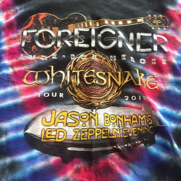 FOREIGNER & WHITESNAKE 2018 Tour Shirt M - Picture 2 of 6